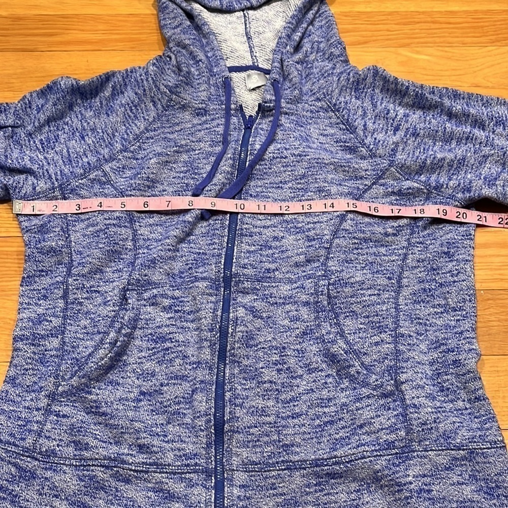 Gap fit zip up workout top see pics for measurements - Picture 2 of 6